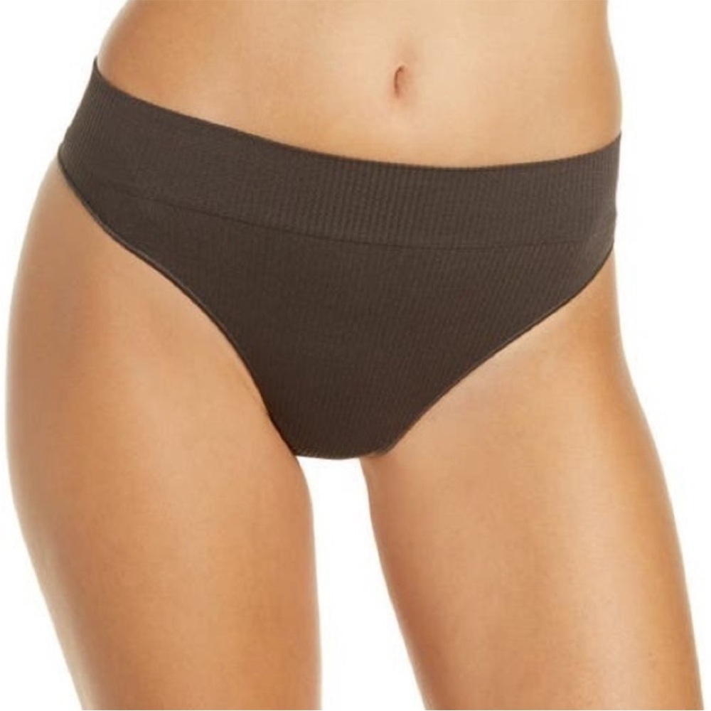 NWT Skims Stretch Rib Thong in soot